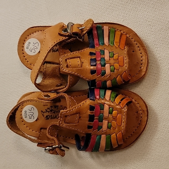 Paloma Huarache sandals size 5. - Picture 3 of 3